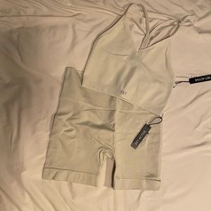 SET Active NWT Oat Milk Set